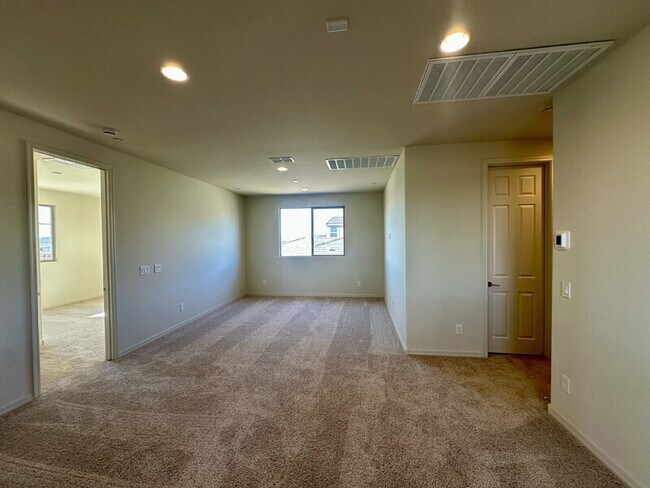 Building Photo - 13726 W Whisper Rock Trail