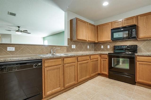 Building Photo - 12911 Balez Dr