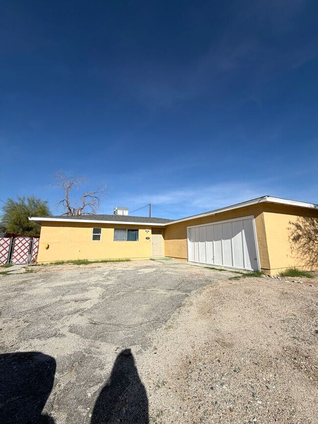 Building Photo - Newly Remodeled 3 Bedroom 2 Bathroom Home