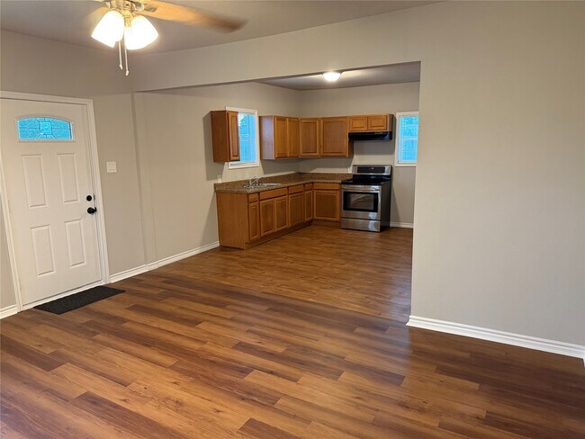 Building Photo - 1934 Austin Ave