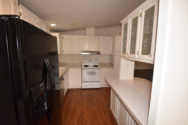 Building Photo - 10007 Elderberry Park Ln