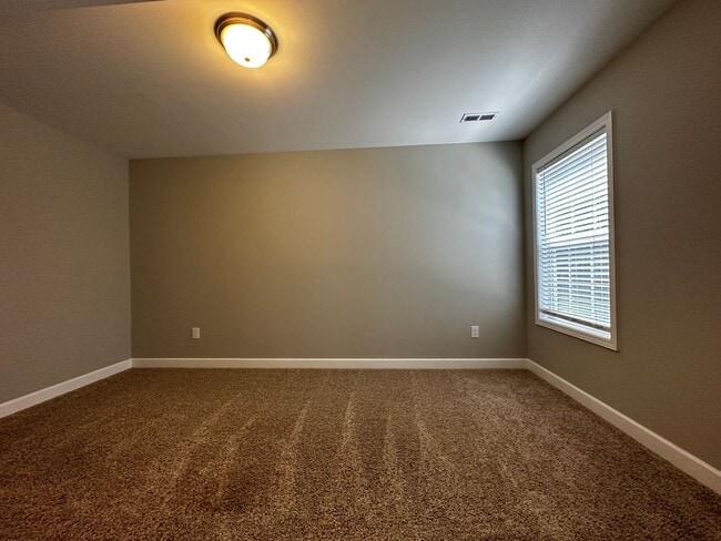 Building Photo - Spacious 3 Bedroom, 3.5bath in central Joh...