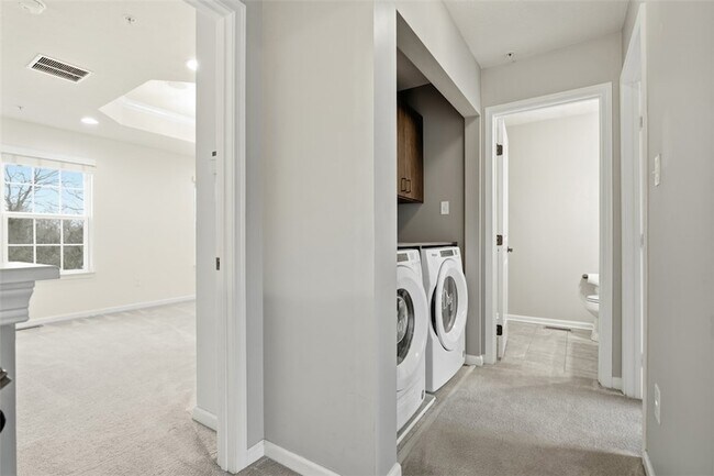 Building Photo - 1204 Pointe View Dr