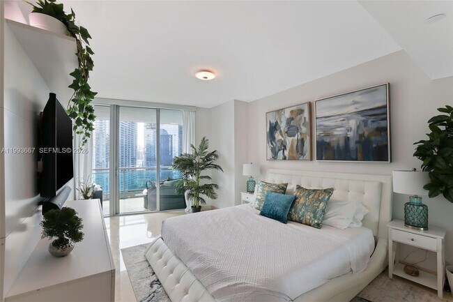 Building Photo - 350 S Miami Ave