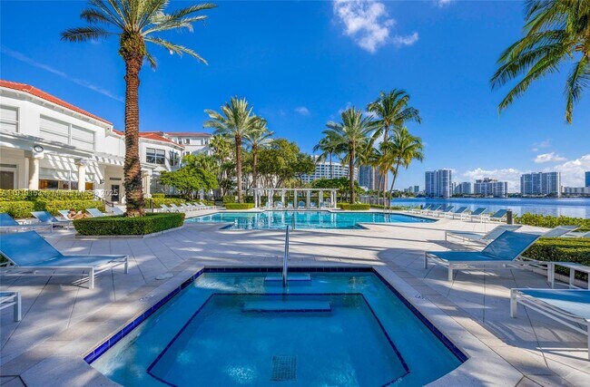 Building Photo - 3245 NE 184th St