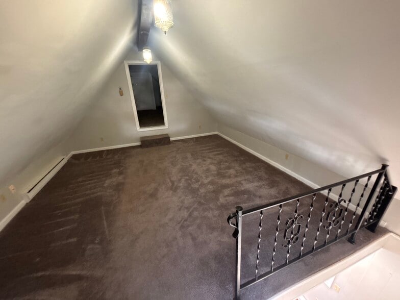 Building Photo - 1160 Hooksett Rd