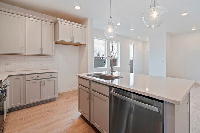 Building Photo - 4814 Washoe Ct