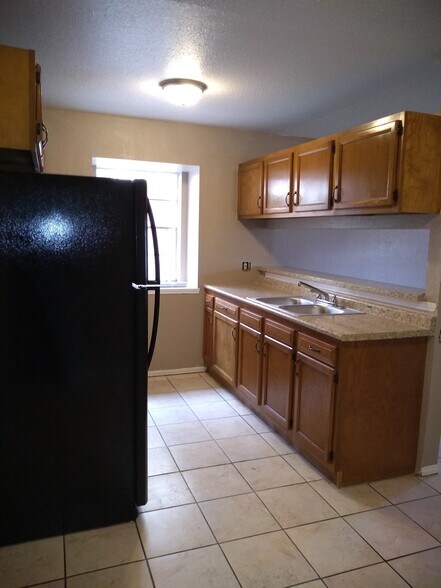 Building Photo - 3119 Voss Dr