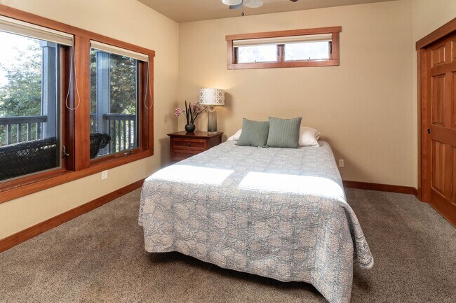 Building Photo - 62893 Bilyeu Way