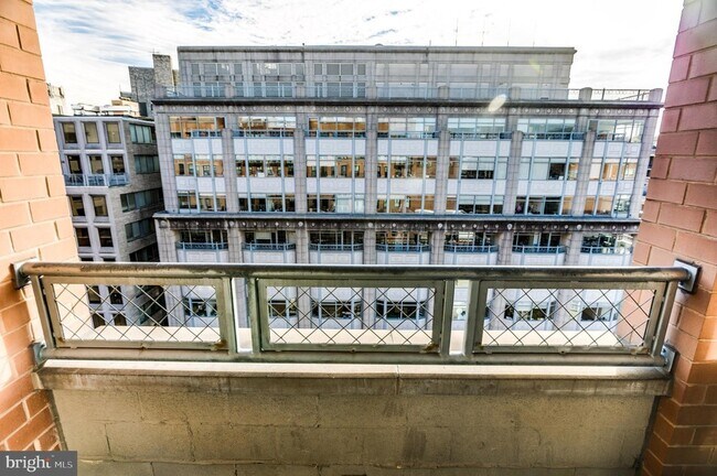 Building Photo - 631 D St NW