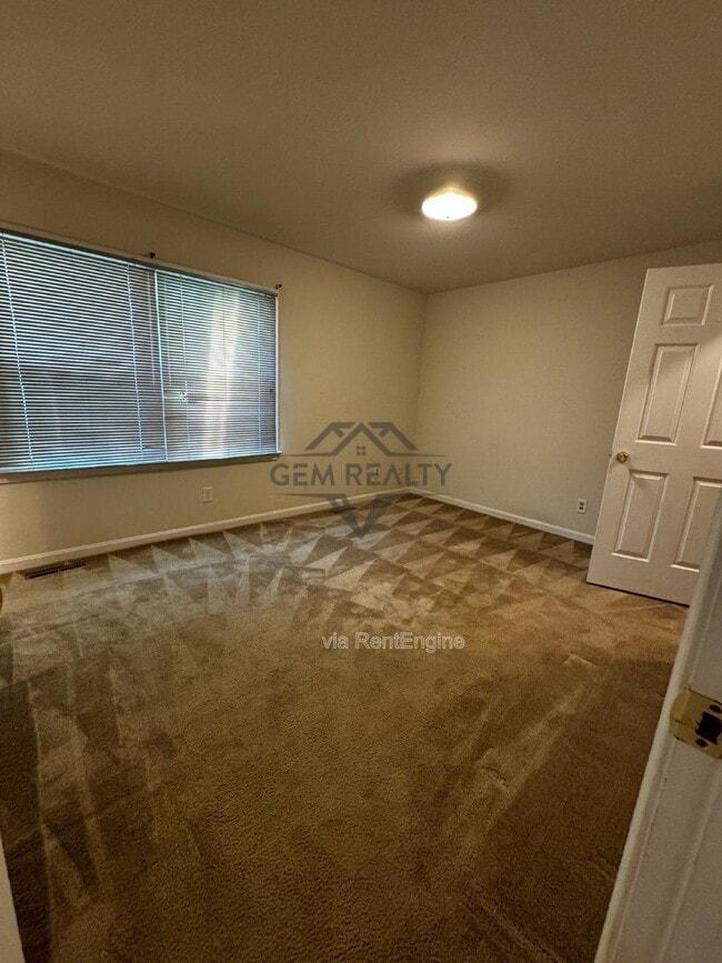 Building Photo - 5088 Blarney St
