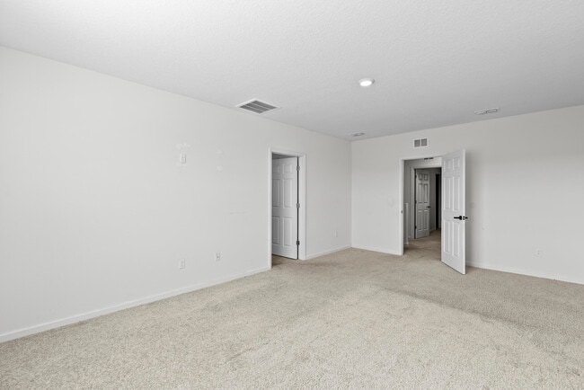 Building Photo - 6455 NW Castlebrook Ave