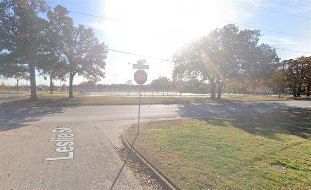 Building Photo - 2402 Leslie St