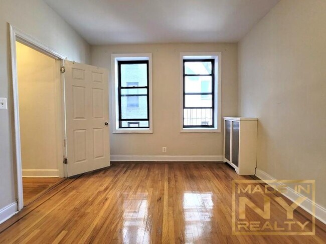 Building Photo - 1 bedroom in ASTORIA NY 11102