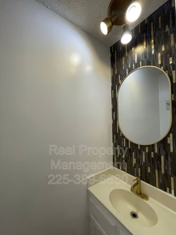 Building Photo - 1511 Cristy Dr