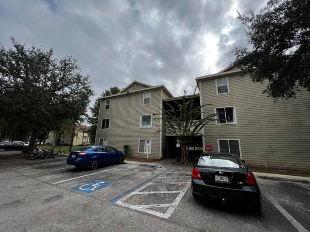 Building Photo - 3800 SW 20th Ave