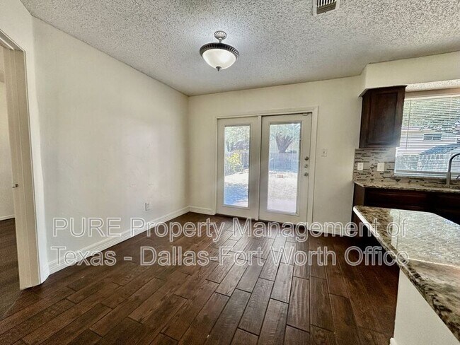 Building Photo - 2626 Bennington Ct