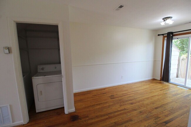 Building Photo - 1331 Devon Ln