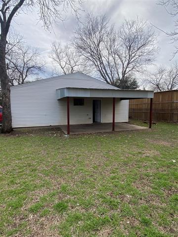 Building Photo - 3803 Poinsettia Dr