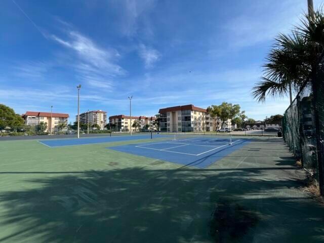 Building Photo - 4160 Inverrary Dr