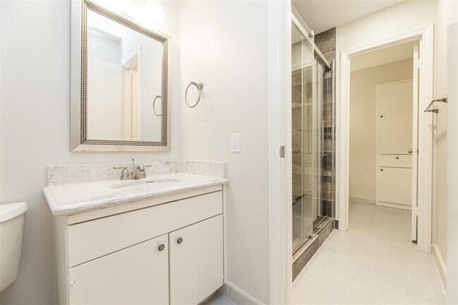 Building Photo - 6307 Del Monte Dr
