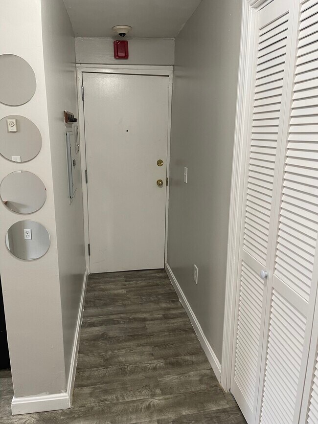 Building Photo - 838 Beacon St