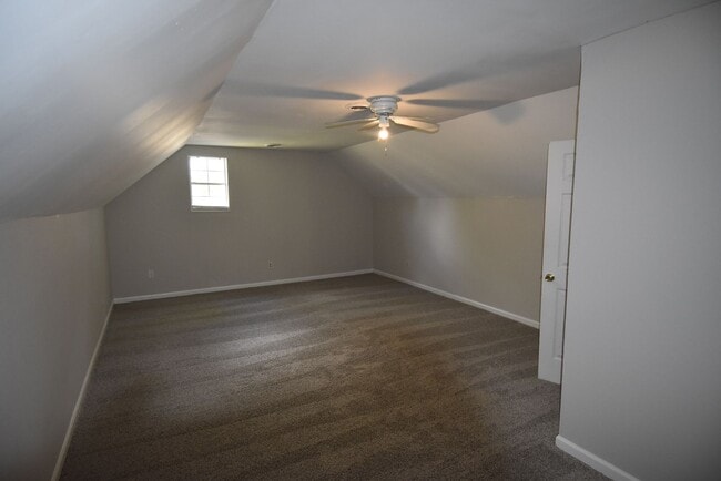 Building Photo - Stunning 5-Bedroom Home in Bartlett - Spacious, Elegant & Move-In Ready!