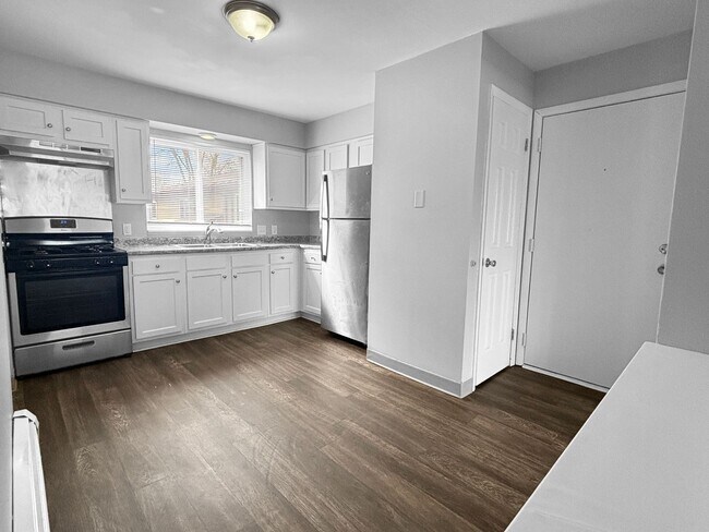 Building Photo - 2410 36th St SW