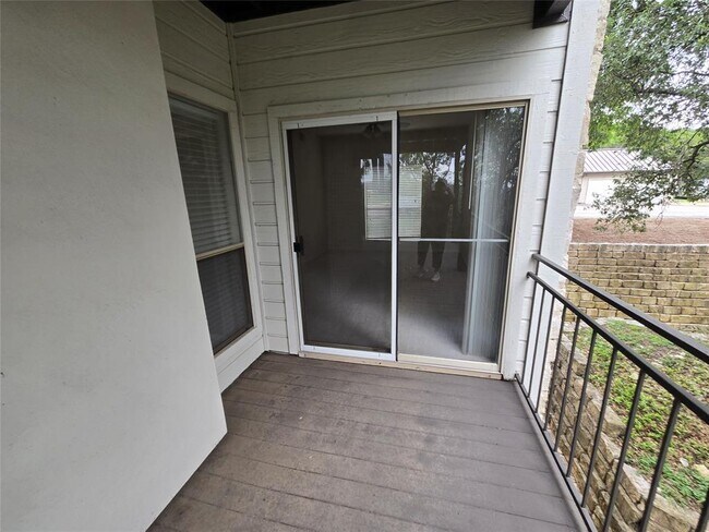 Building Photo - 6000 Shepherd Mountain Cove
