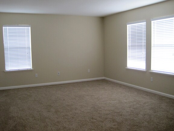 Building Photo - 111 Chimney Rock Ct