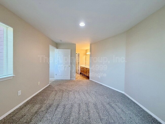 Building Photo - 3986 SW Pinewood Way