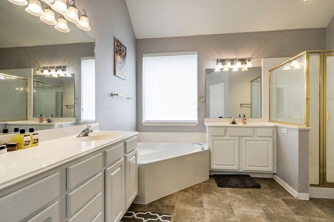 Building Photo - 2222 Keeran Point Ct