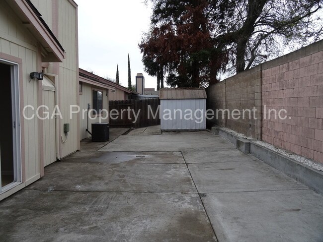 Building Photo - Cute 3 bedroom 2 bath in Antelope!