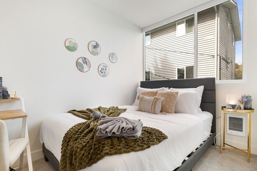 Building Photo - 71D W Dravus St