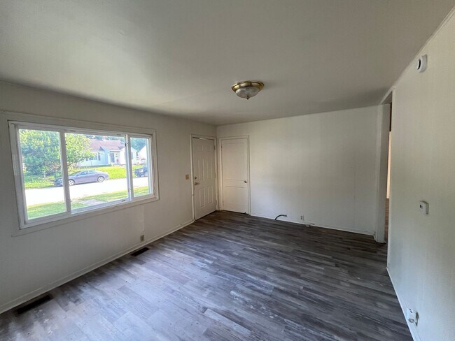 Building Photo - 1422 Potomac Ave
