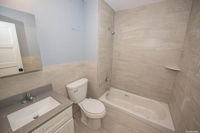 Building Photo - 76 Amity St