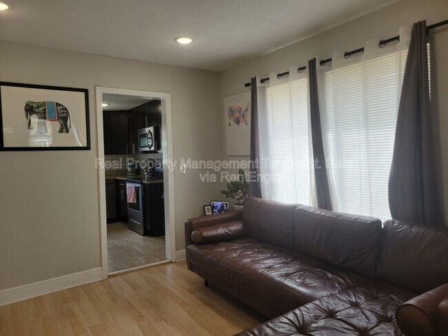 Building Photo - 1711 E New Orleans Ave