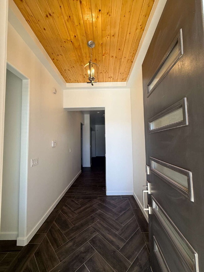 Building Photo - 13389 Carterton Ave