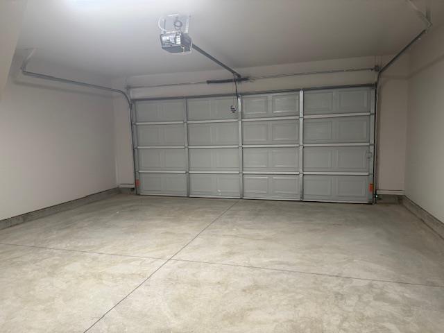 Building Photo - 8525 Cassian Dr