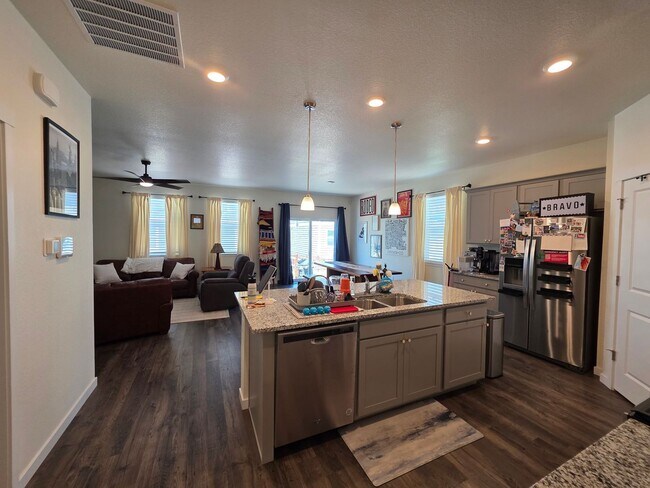 Building Photo - Beautiful Newer Build 3 Bedroom Home in Be...