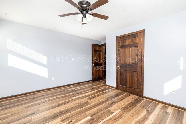 Building Photo - 42 Valley View Ln