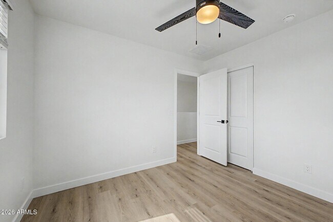 Building Photo - 141 W Latona Rd