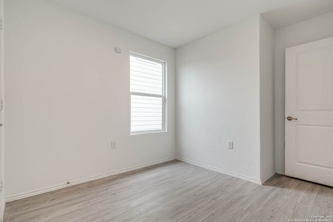 Building Photo - Super cute 3 Bedroom 2 Bath Home Southside...