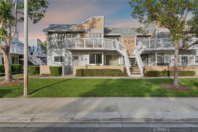 Building Photo - 127 Huntington