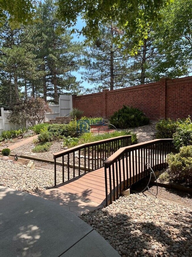 Building Photo - 9850 Carmel Ct