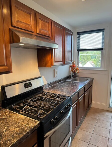 Building Photo - 2575 Perkiomen Ave
