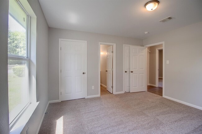 Building Photo - 1022 Jeff St