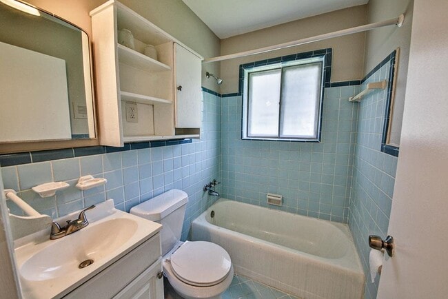 Building Photo - 4773 Quince Rd