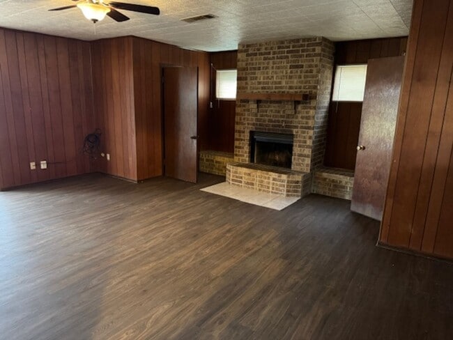 Building Photo - 1822 Cambridge St