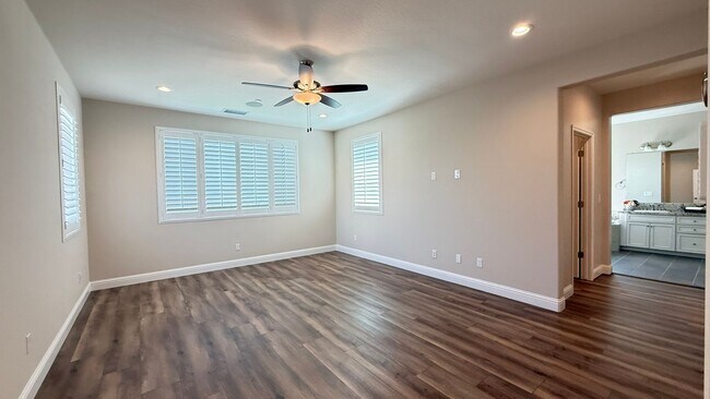 Building Photo - 1821 W Corvina Ave